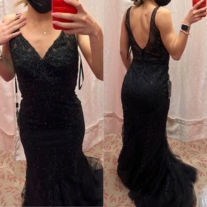 Selling black Nox Annabel Prom dress!